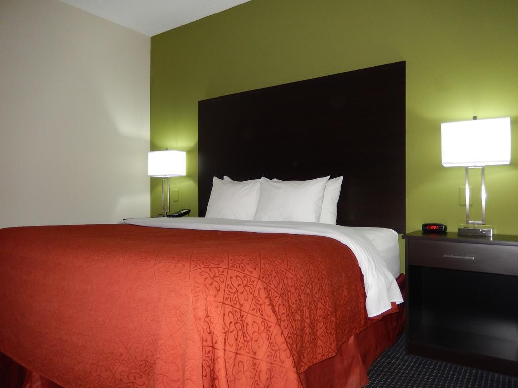Quality Inn & Suites Anderson I-69 Екстериор снимка