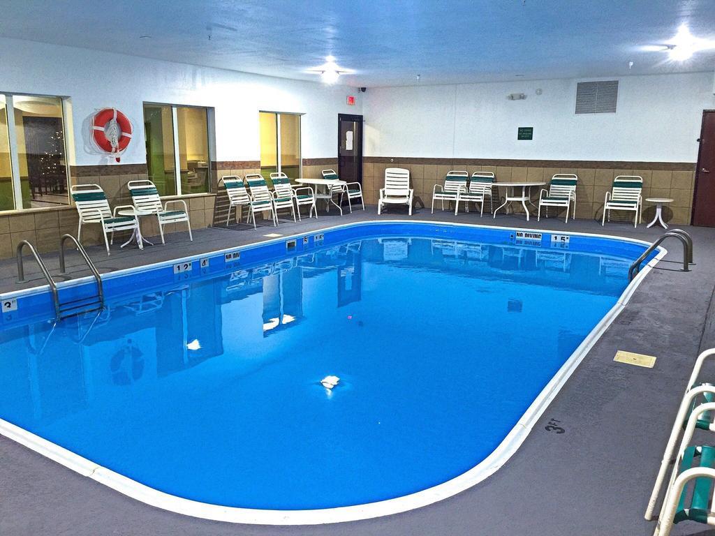 Quality Inn & Suites Anderson I-69 Екстериор снимка