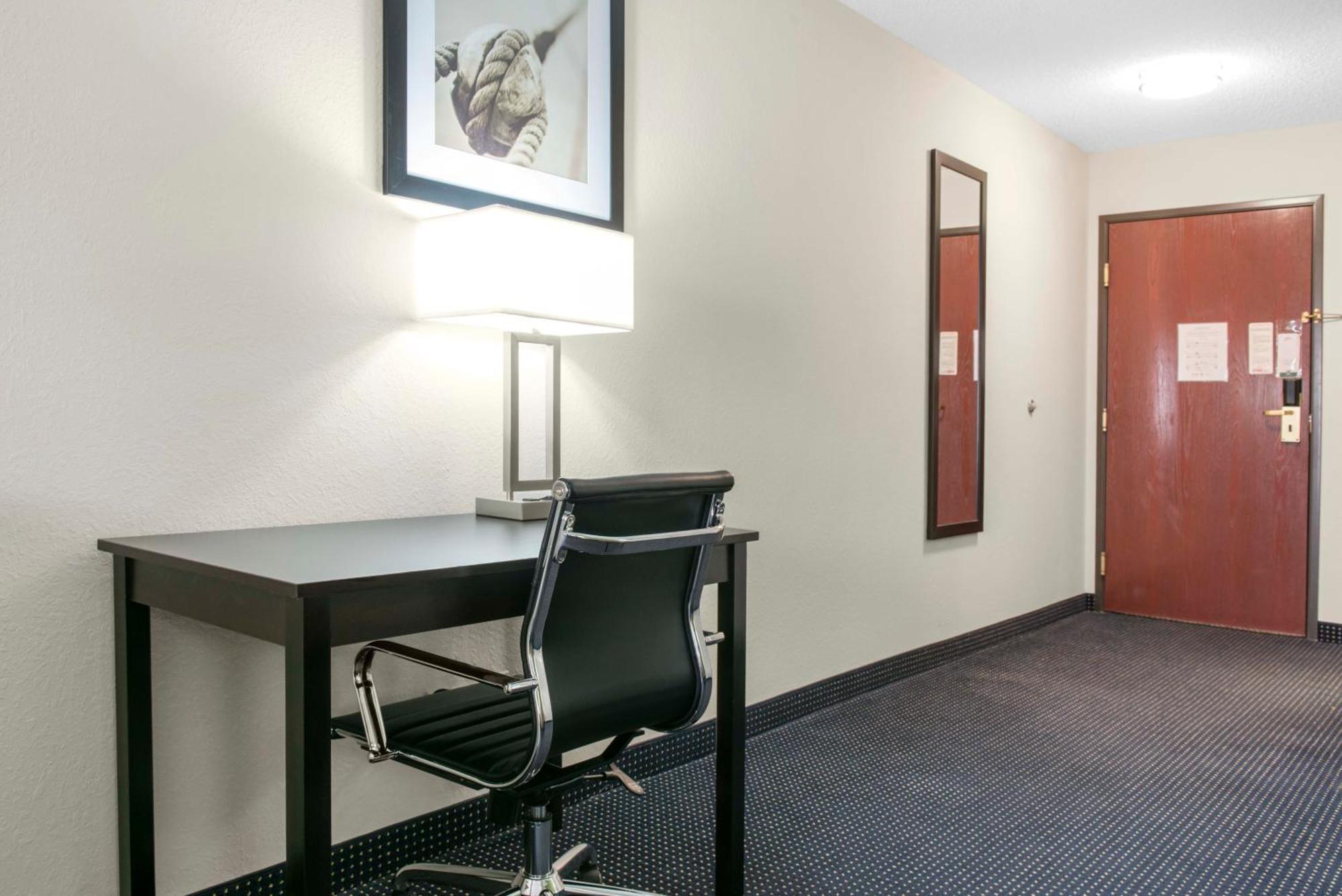 Quality Inn & Suites Anderson I-69 Екстериор снимка
