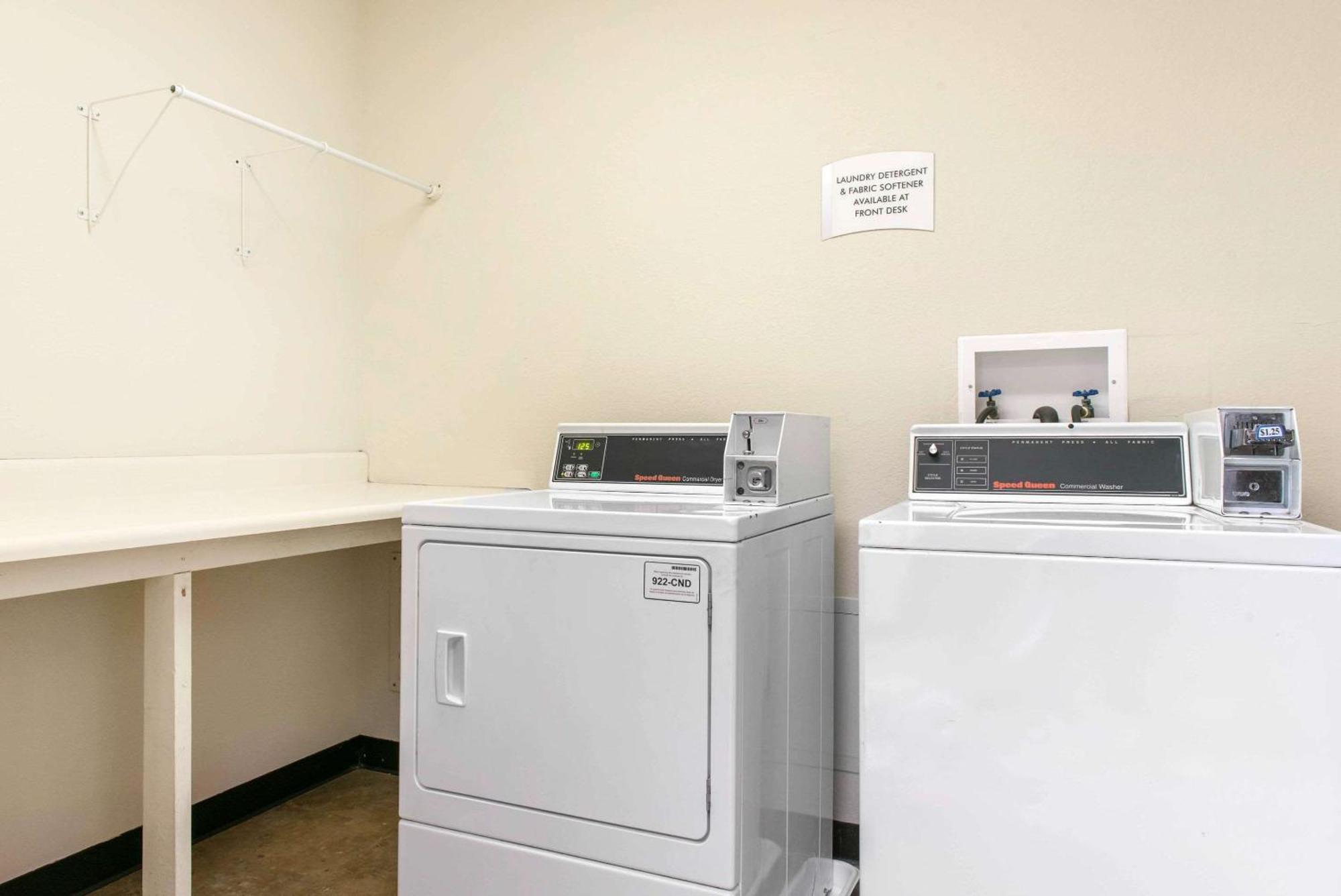 Quality Inn & Suites Anderson I-69 Екстериор снимка