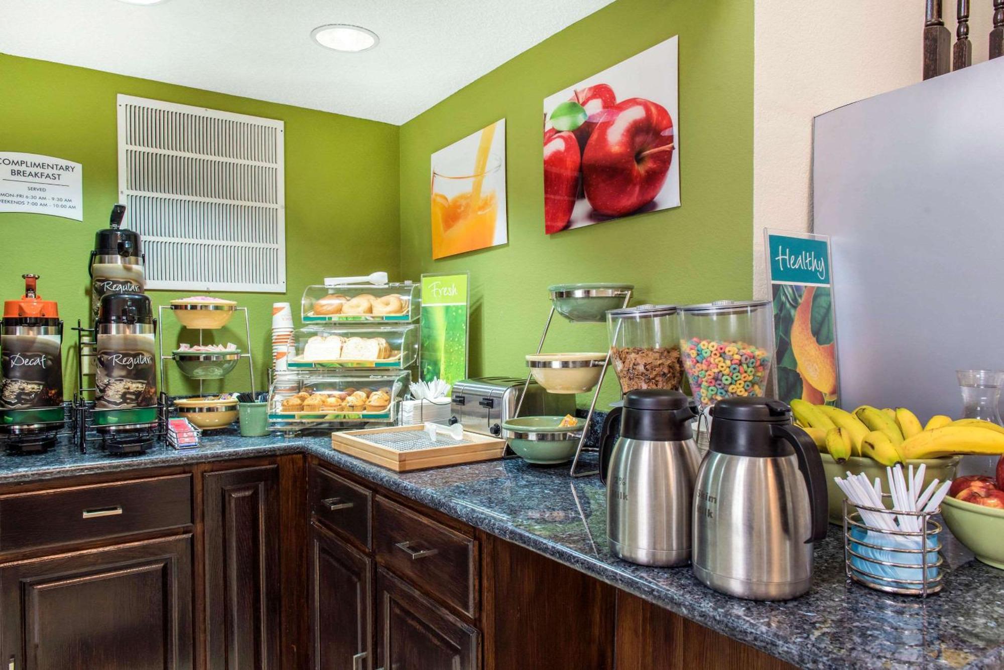 Quality Inn & Suites Anderson I-69 Екстериор снимка