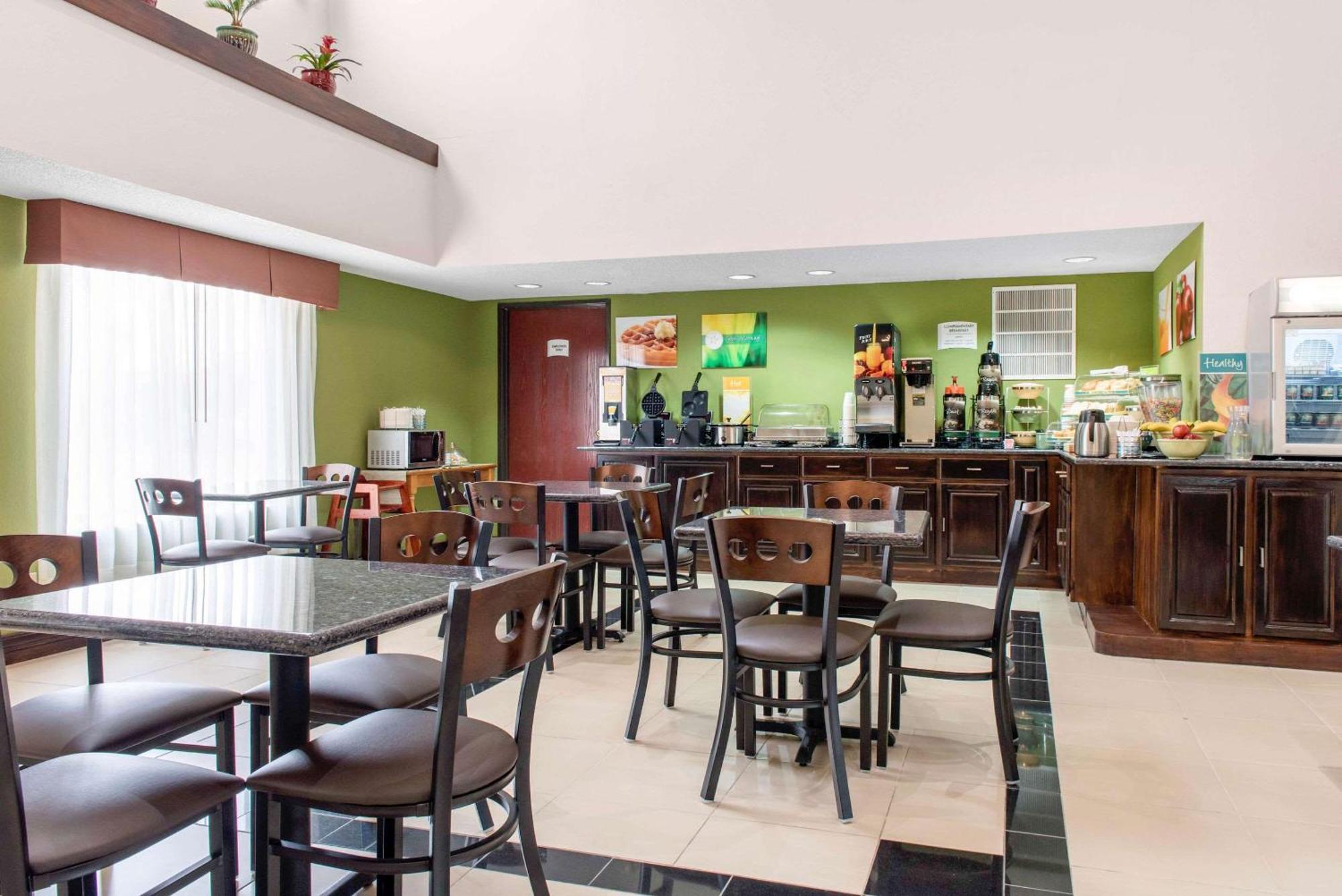 Quality Inn & Suites Anderson I-69 Екстериор снимка