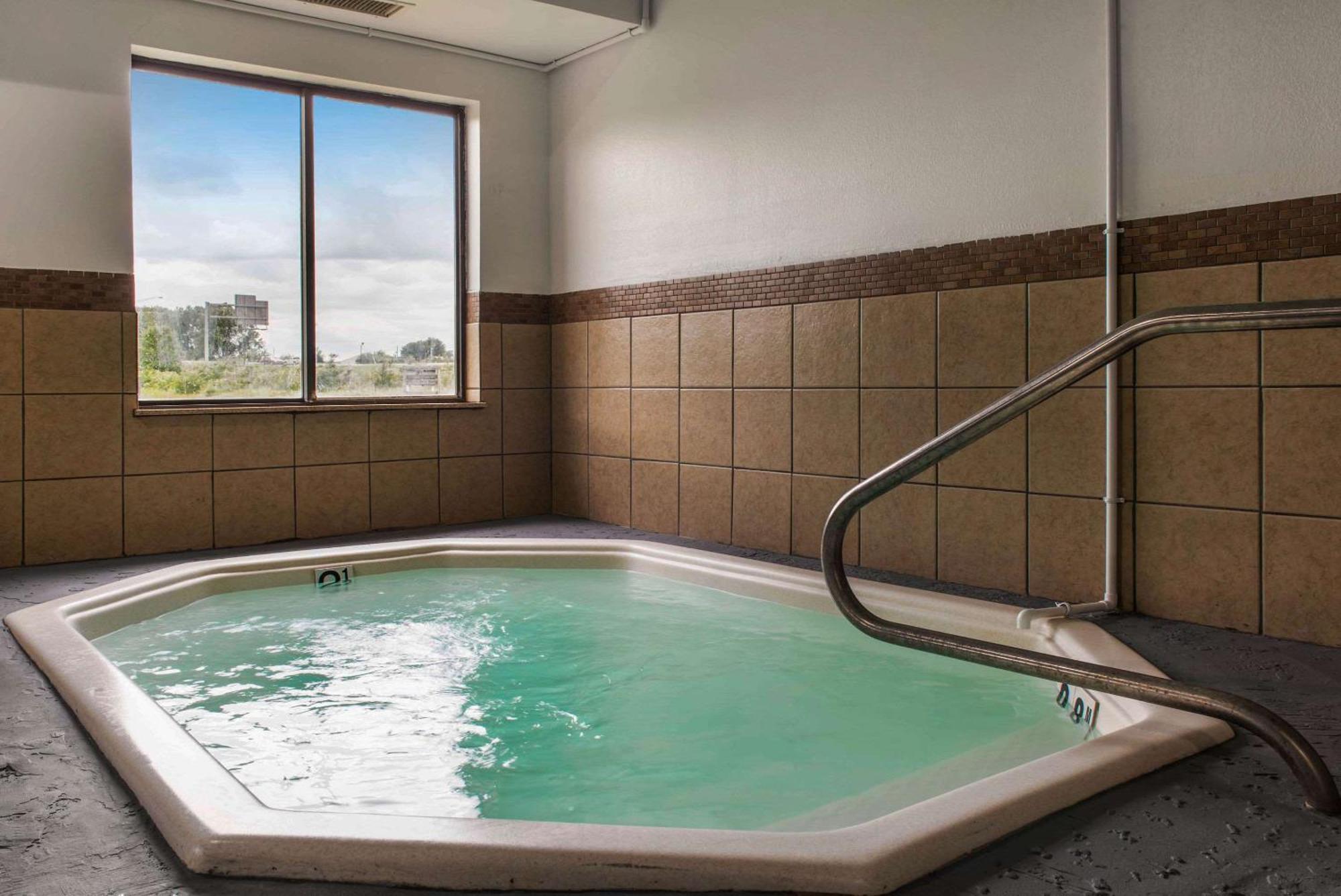 Quality Inn & Suites Anderson I-69 Екстериор снимка