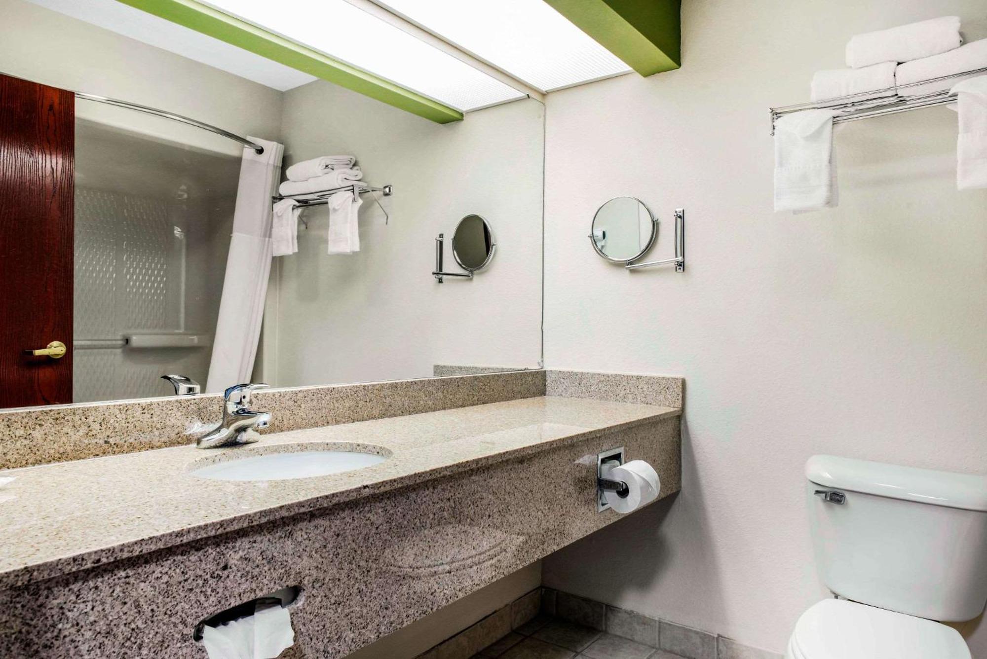 Quality Inn & Suites Anderson I-69 Екстериор снимка